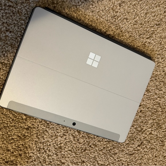 Brand new Surface Go 3 - Picture 3 of 4